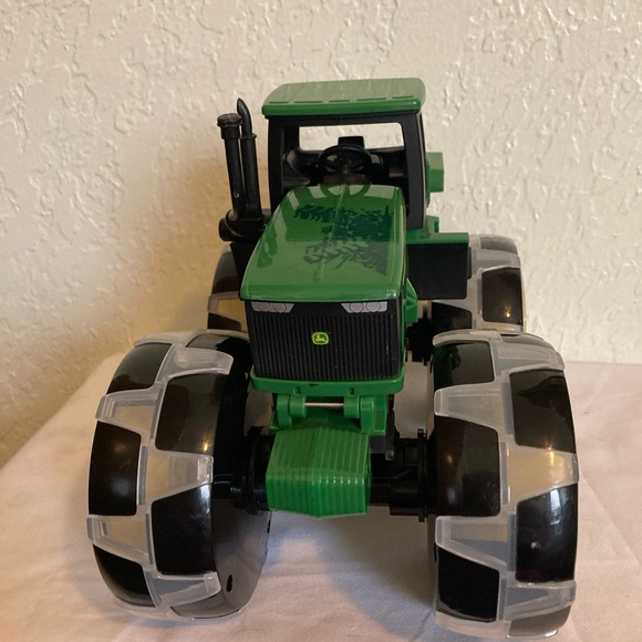 John Deere Tractor Monster Truck Treads Lightning Wheels Farm Play Vehicle - Picture 5 of 12